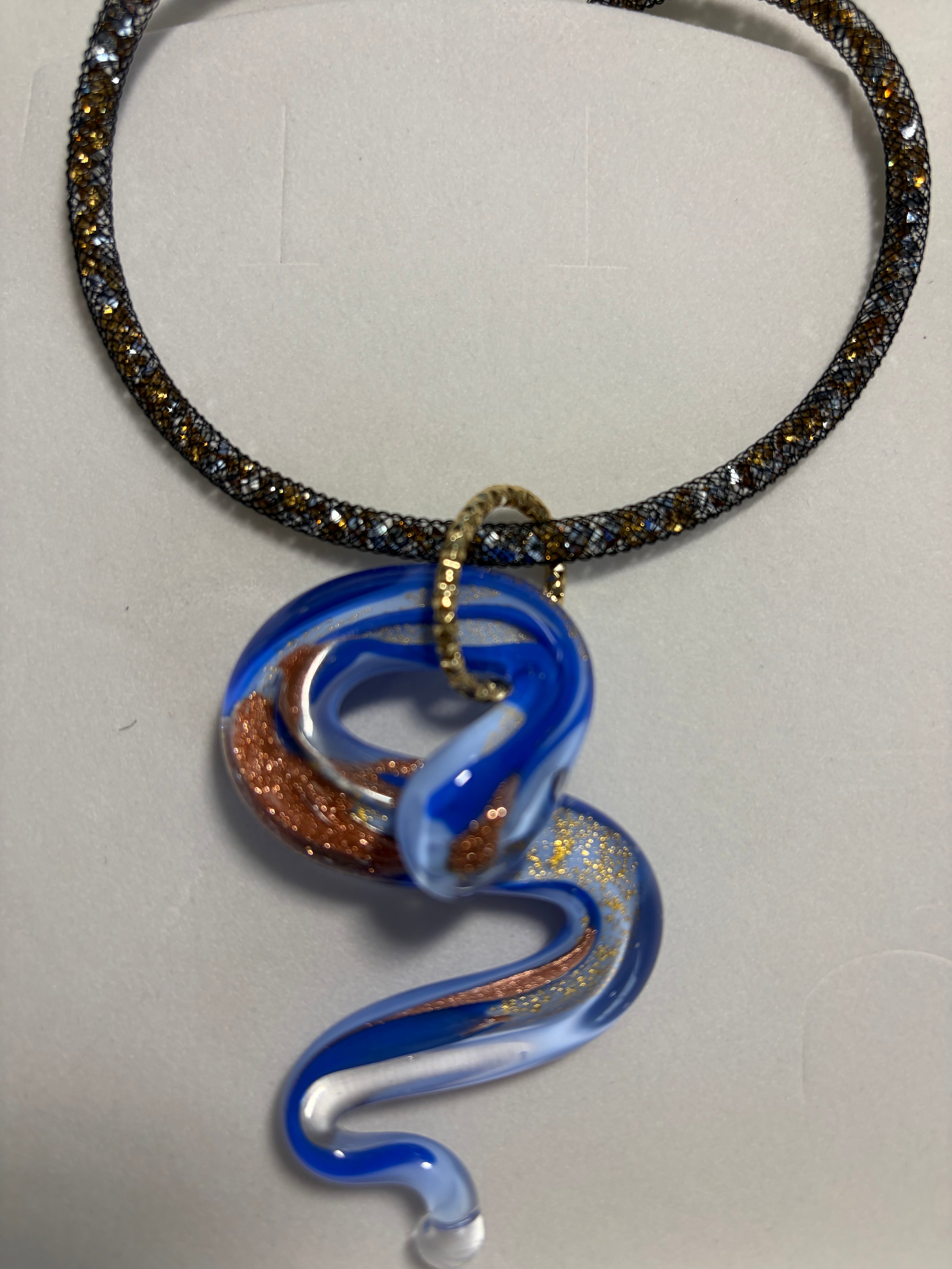 Murano stiklo rankų darbo pakabukas „Blue Snake“